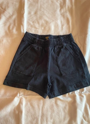 Pantaloncini Neri OVS – Versatili, Comodi e Perfetti per l’Estate, marca: OVS, estado: Muito bom, tamanho: S, €5.00, €5.95 inclui Proteção do Comprador