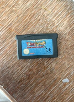 Gameboy Advance - Yoshi Island, état: Satisfaisant, 7,00 €, 8,05 € Protection acheteurs incluse