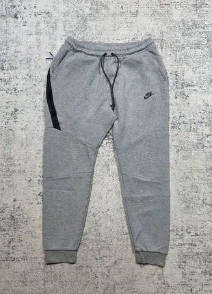 👖 Jogging Nike Tech Fleece Femme L Gris Slim Tapered, marca: Nike, estado: Muito bom, tamanho: L / 40 / 12, €44.99, €47.94 inclui Proteção do Comprador Pro