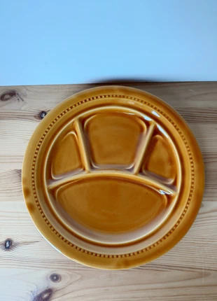 vintage oker geel  vakkenbord keramiek, merk: Vintage, staat: Goed, € 2,00, € 2,80 inclusief Kopersbescherming