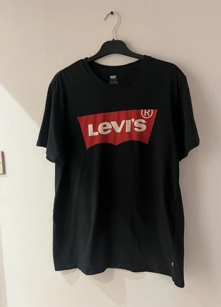 Men’s Levi’s batwing black crew neck tshirt tee. Size Large, brand: Levi's, condition: Very good, size: L, £3.00, £3.85 includes Buyer Protection