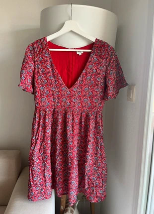 Robe été rouge motifs Pepe Jean XS 34, merk: Pepe Jeans, staat: Heel goed, maat: XS / 34 / 6, € 15,00, € 16,45 inclusief Kopersbescherming