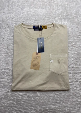 Tee-shirt Ralph Lauren beige • Taille L • Neuf, marca: Ralph Lauren, estado: Nuevo con etiquetas, tamaño: L, 45,00 €, 47,95 € Protección al comprador Pro incluida
