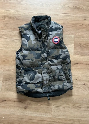Canada Goose Domestic Garson Vest Camouflage Print Down, brand: Canada Goose, condition: New without tags, size: S, €230.00, €242.20 includes Buyer Protection