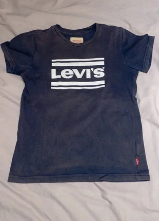 Tee shirt manches courtes levi's 10 ans, marque: Levi's, état: Bon état, taille: 10 ans / 140 cm, 5,00 €, 5,95 € Protection acheteurs incluse