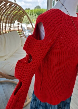 Pull rouge grosse maille trous aux manches tendance automne hiver 2025, marque: Made In Italy, état: Neuf sans étiquette, taille: Taille unique, 9,99 €, 11,19 € Protection acheteurs incluse