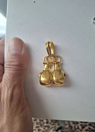 Pendentif doré gants de Boxe, brand: Boxe, condition: Very good, €7.00, €8.05 includes Buyer Protection