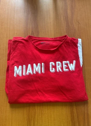 T-shirt Rouge et Blanc NPO "Miami Crew" - 16 ans (176 cm), brand: NPO Junior, condition: Very good, size: 16 years / 176 cm, €3.00, €3.85 includes Buyer Protection