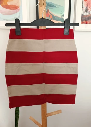 Short striped stretch skirt red/beige, merk: vasidora, staat: Heel goed, maat: S / 36 / 8, € 15,00, € 16,45 inclusief Kopersbescherming