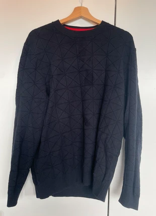 donkerblauwe sweater Hugo Boss, marque: Hugo Boss, état: Très bon état, taille: M, 20,00 €, 21,70 € Protection acheteurs incluse