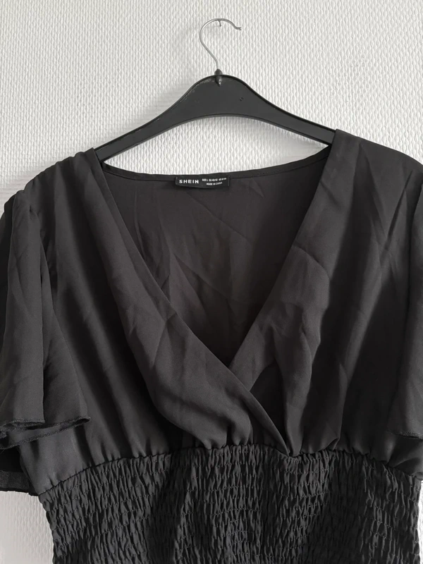 Blouse courte noire - photo numéro 4