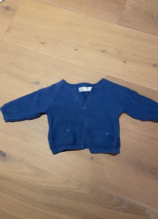 Blauwe pull 2/4 maand , marque: Mayoral, état: Très bon état, taille: 3-6 mois / 62 cm, 5,00 €, 5,95 € Protection acheteurs incluse