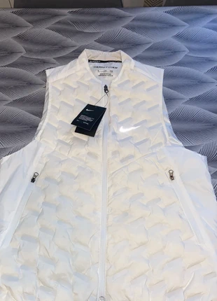 Nike therme-fit adv sans manche - taille S - jamais porté, marque: Nike, état: Neuf avec étiquette, taille: S / 36 / 8, 75,00 €, 79,45 € Protection acheteurs incluse