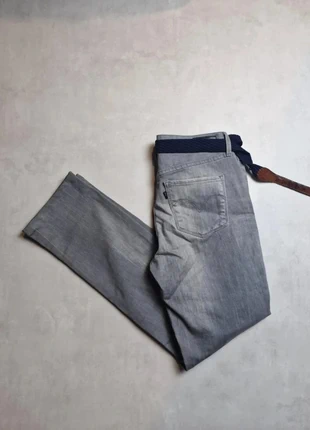 Jean gris Levi's Demi Curve Slim pour femme, taille 28, merk: Levi's, staat: Heel goed, maat: M / 38 / 10, € 23,00, € 24,85 inclusief Kopersbescherming