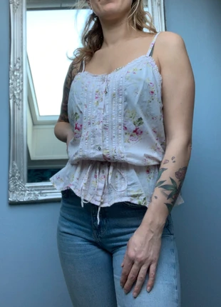 Top vintage Y2K a lacets romantique à fleurs multicolore , merk: Top Vintage, staat: Heel goed, maat: L / 40 / 12, € 10,00, € 11,20 inclusief Kopersbescherming Pro