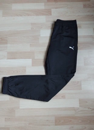 Jogging Puma noir taille S en très bonne état, marque: Puma, état: Très bon état, taille: S, 12,00 €, 13,30 € Protection acheteurs incluse