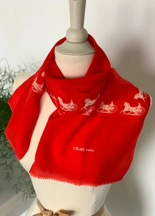 Seidenschal rot von Celine, brand: Céline, condizioni: Ottime, €39.00, €41.65 include la Protezione acquisti