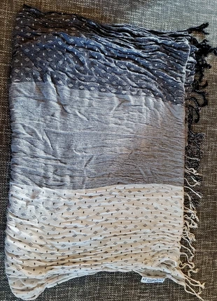 Foulard Armand Thiery, marque: Armand Thiery, état: Très bon état, 15,00 €, 16,45 € Protection acheteurs incluse