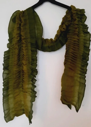 Joli foulard fantaisie original vert , marque: Camaïeu, état: Bon état, 2,90 €, 3,75 € Protection acheteurs incluse