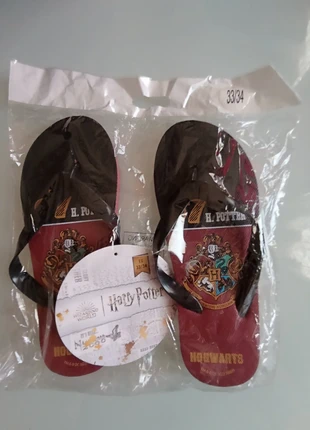 Magnifique paire de tongs Harry Potter enfant taille 33/34 12/14 ans, brand: Harry Potter, condition: New with tags, size: 34, €4.80, €5.74 includes Buyer Protection