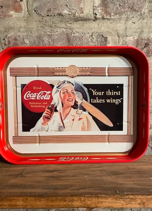 Plateau Coca-Cola Aviatrice “Your thirst takes wings” vintage, marque: Coca-Cola, état: Neuf sans étiquette, 10,00 €, 11,20 € Protection acheteurs incluse