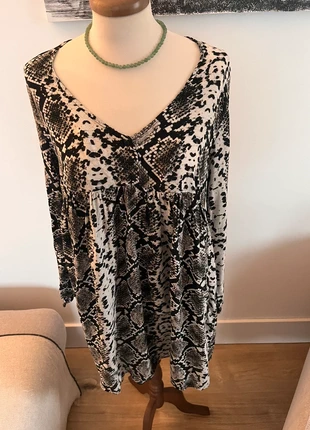 Robe imprimé serpent Zara, marke: Zara, zustand: Sehr gut, größe: S / 36 / 8, 5,00 €, 5,95 € inklusive Vinted-Käuferschutz