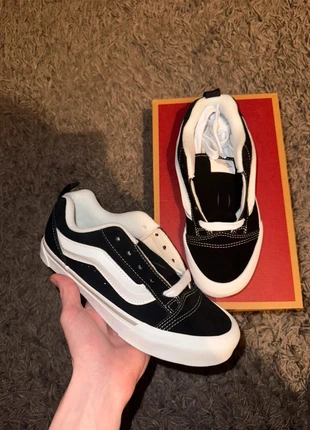 Chaussures Vans Knu Skool - Noir - taille EU 36.5 - UK 3.5 / US 6, marque: Vans, état: Neuf avec étiquette, taille: 36.5, 49,90 €, 53,10 € Protection acheteurs incluse