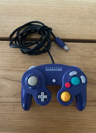 Manette gamecube violette transparente, brand: GAMECUBE, condition: Very good, €30.00, €32.20 includes Buyer Protection