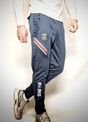 Bas de survêtement psg, jogging jordan Paris Saint-Germain, jordan psg, taille m, merk: Jordan, staat: Heel goed, maat: M, € 23,00, € 24,85 inclusief Kopersbescherming