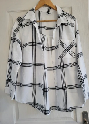 Chemise à carreaux blanche et noire taille 42 H&M, brand: H&M, condition: Very good, size: XL / 42 / 14, €4.00, €4.90 includes Buyer Protection