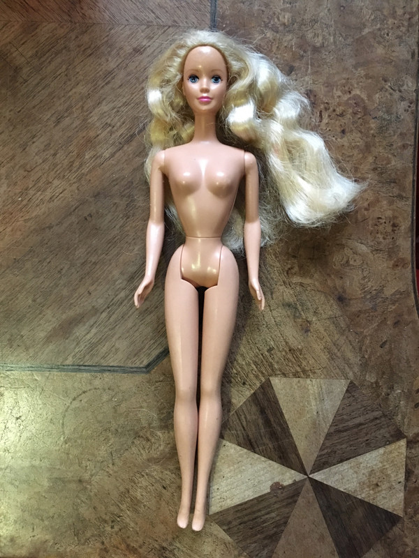 plus Derivation at donere Barbie vintage 1966 Mattel China - Vinted