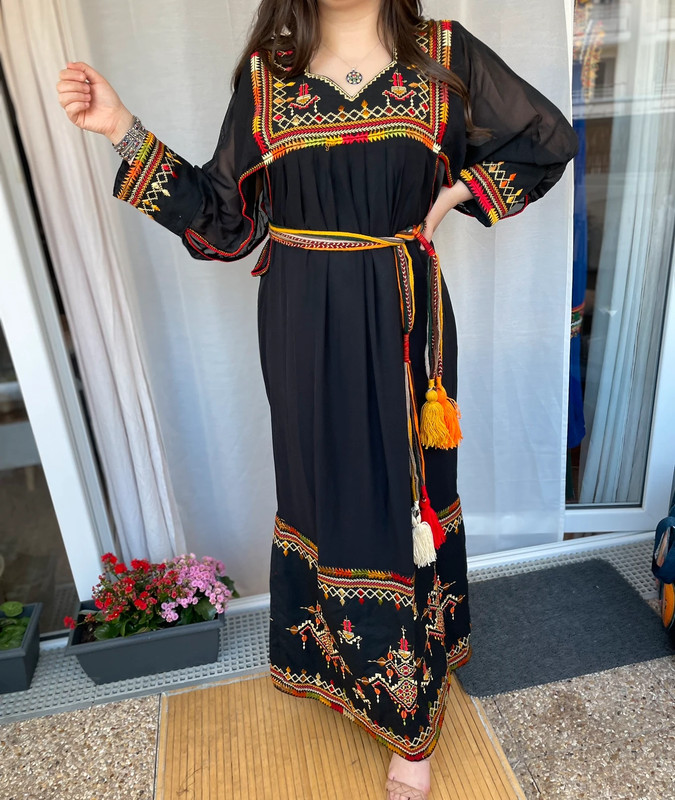 Robe berbère-kabyle broderie noire 1