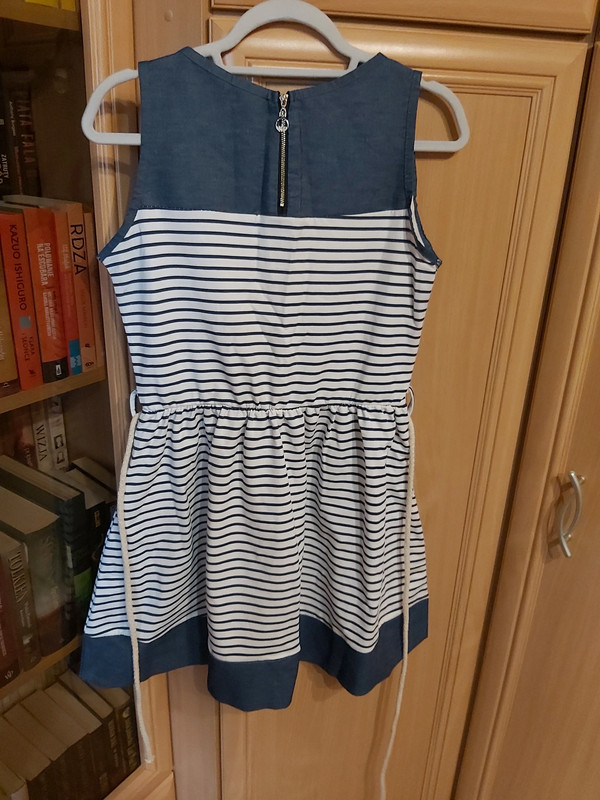 Niebiesko-biała sukienka w marynarskie paski - Vinted