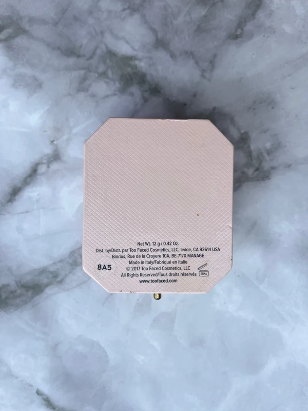 Too Faced - Highlighter diamond light - photo numéro 6