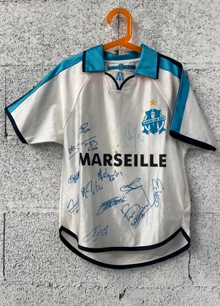 Maillot de l’OM signé, marque: Olympique De Marseille, état: Bon état, taille: 7 ans / 122 cm, 80,00 €, 84,70 € Protection acheteurs (Pro) incluse