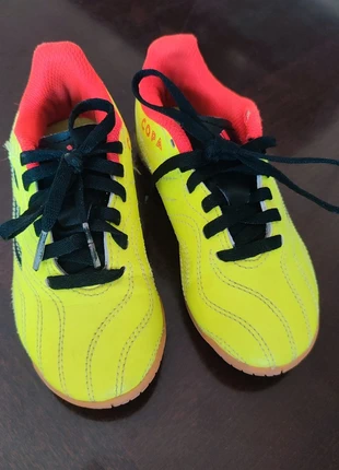 <Adidas> Zapatillas de fútbol, merk: adidas, staat: Goed, maat: 28, € 3,00, € 3,85 inclusief Kopersbescherming