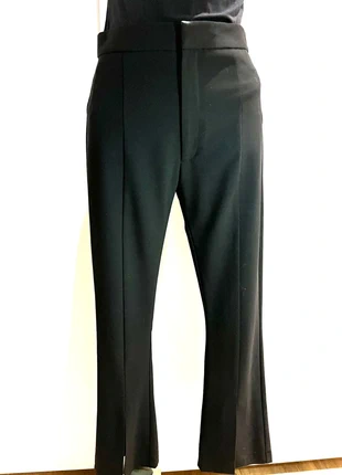 Pantalone nero a campana, brand: Bershka, condizioni: Ottime, taglia: M / IT 42 / EU 38, €10.00, €11.20 include la Protezione acquisti