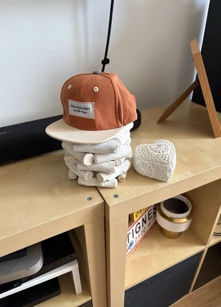 Casquette, merk: Hello Hossy, staat: Nieuw zonder prijskaartje, maat: 9-12 maanden / 74 cm, € 10,00, € 11,20 inclusief Kopersbescherming