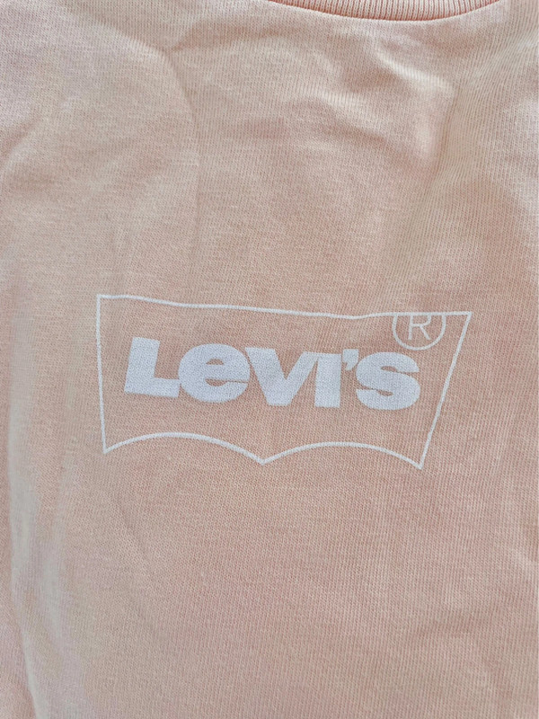 Peach Orange Levi’s Logo Tee Size M NWT 4