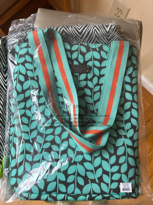 Gorgeous Brand New Vera Bradley Large Family Tote - Shower vines 1