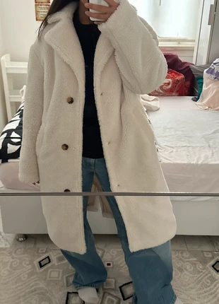 Witte wollen jas, merk: Revelation, staat: Heel goed, maat: XL / 42 / 14, € 20,00, € 21,70 inclusief Kopersbescherming