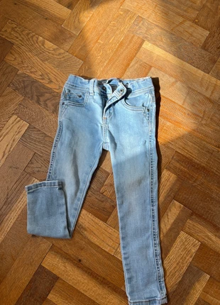 Jean slim, brand: distri center, condition: Very good, size: 4 years / 104 cm, €1.00, €1.75 includes Buyer Protection