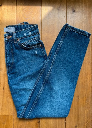 Jean denim Bershka taille 32 – très bon état, brand: Bershka, condizioni: Ottime, taglia: XXS / IT 36 / EU 32, €5.00, €5.95 include la Protezione acquisti