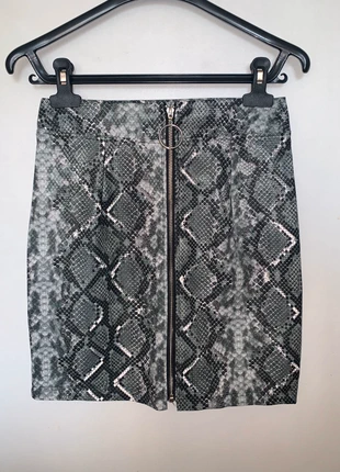 Jupe grise zip python taille L, marque: Clothes, état: Neuf avec étiquette, taille: L / 40 / 12, 7,00 €, 8,05 € Protection acheteurs incluse