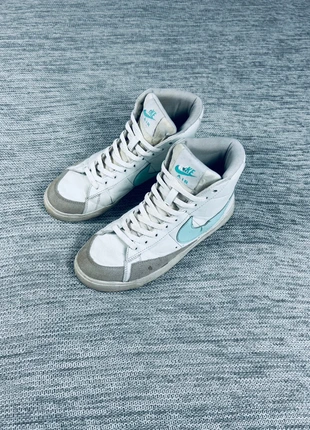 Chaussures /Sneakers Nike blazer couleur blanc 40, marke: Nike, zustand: Gut, größe: 40, 9,00 €, 10,15 € inklusive Vinted-Käuferschutz