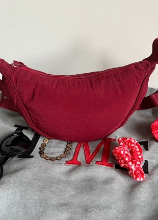 🍇 Sacoche rouge vin Sacoche Chic et Pratique🌟, marque: Création Française, état: Neuf sans étiquette, 12,00 €, 13,30 € Protection acheteurs incluse