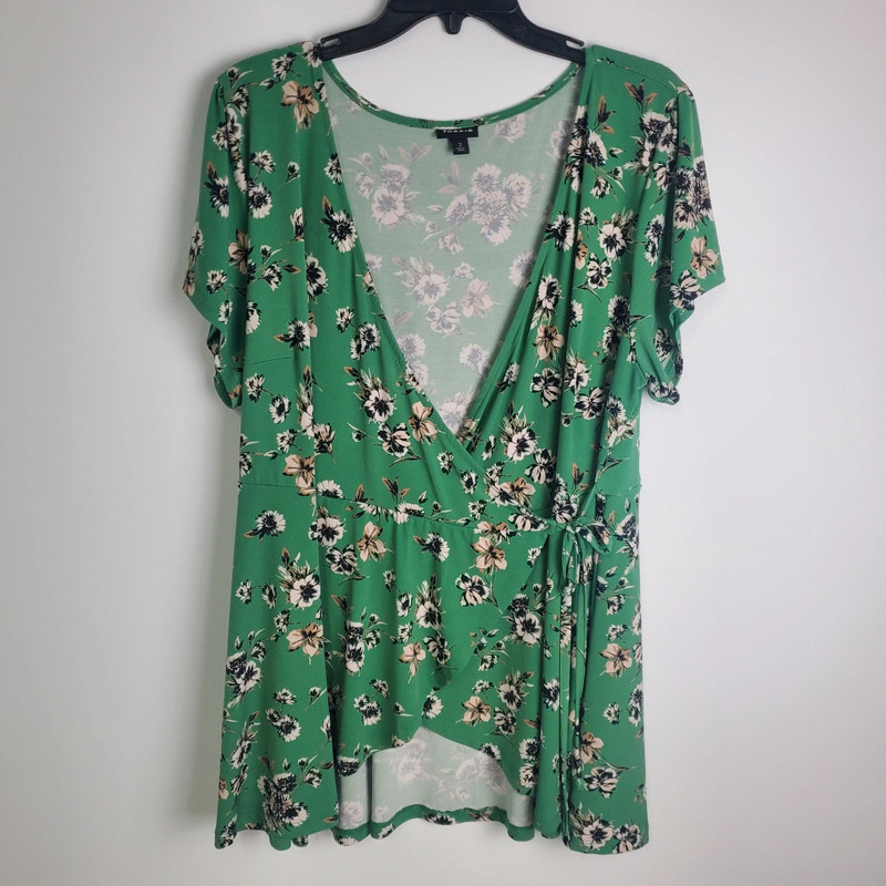 Torrid Green Floral Wrap Top - Size 2X 1