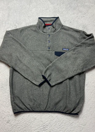 Polaire épaisse et chaude Patagonia Synchilla brodé femme L en très bon état, brand: Patagonia, condizioni: Ottime, taglia: L / IT 44 / EU 40, €86.00, €91.00 include la Protezione acquisti Pro