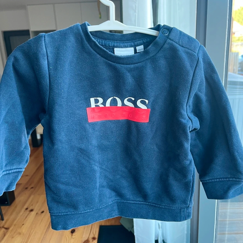 Sweat Pull Hugo Boss 18mois - photo numéro 5