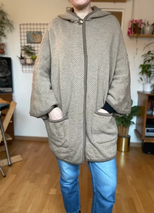 Très belle cape vintage en laine, merk: Vintage, staat: Heel goed, maat: Universele maat, € 37,00, € 39,55 inclusief Kopersbescherming